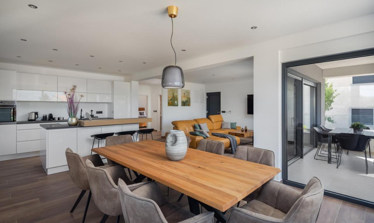 House & Apartment