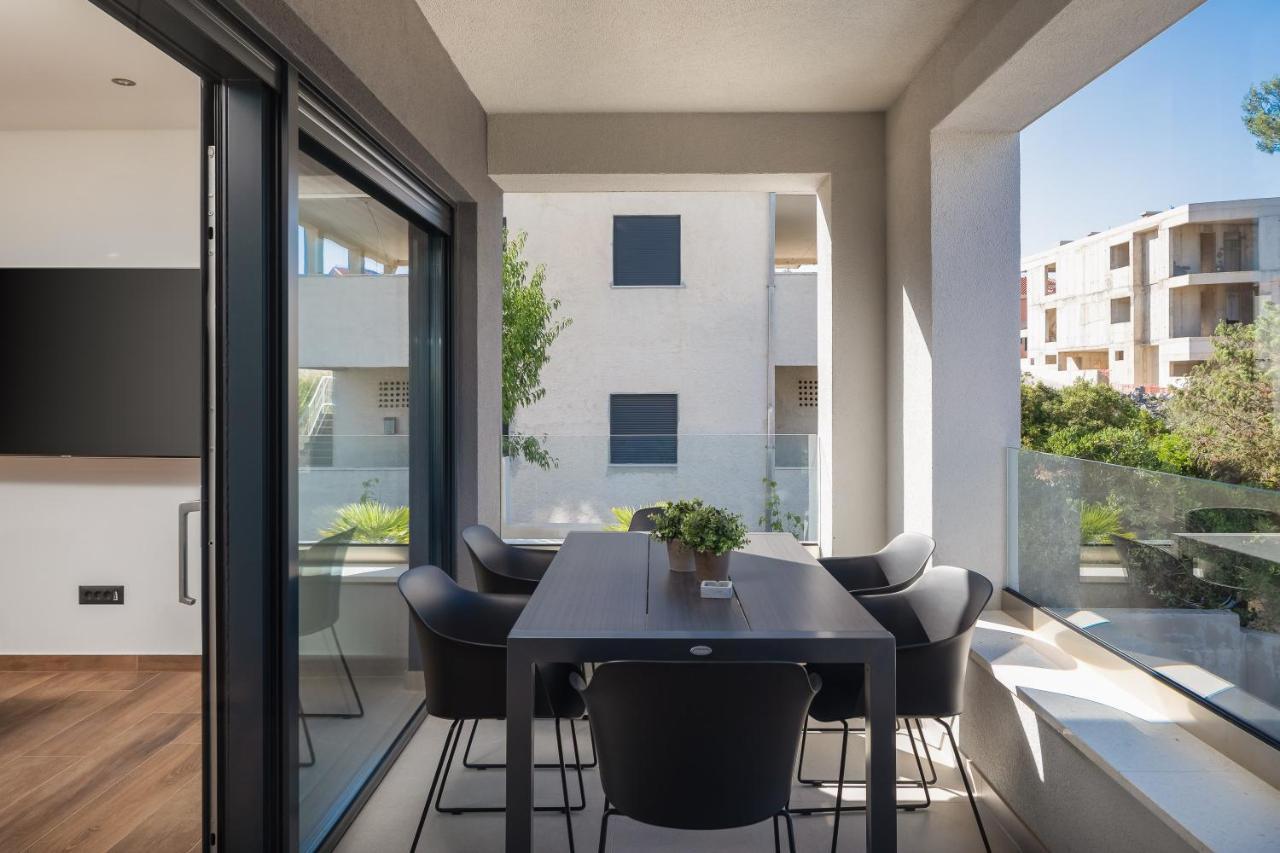 House & * Slatine