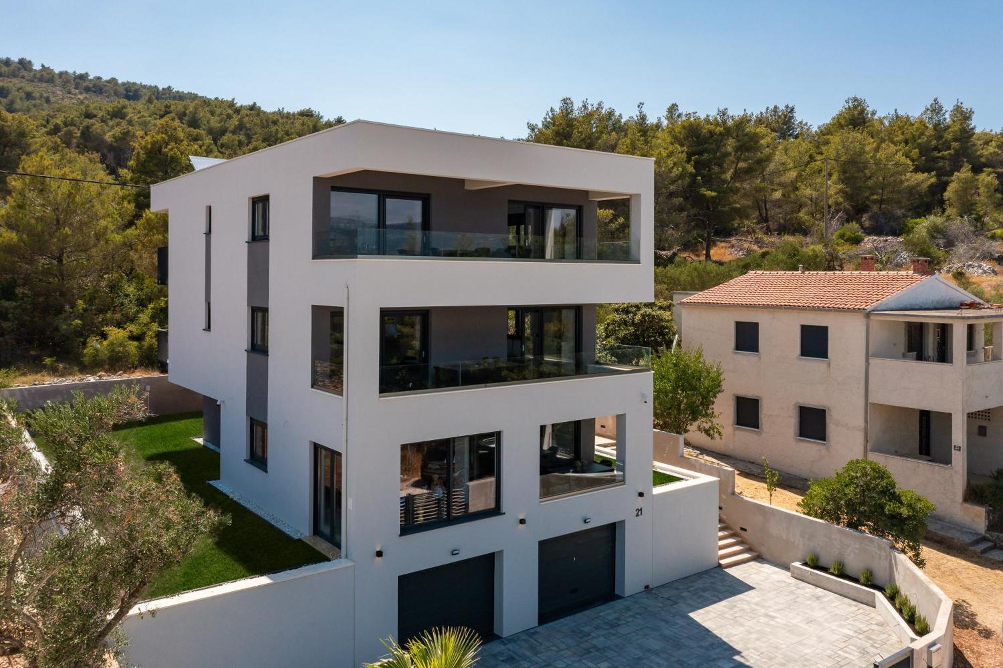 House & Apartment Slatine